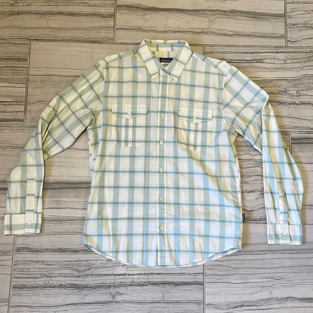Patagonia Organic Cotton Men’s Size Medium Long Sleeve Button Down Shirt